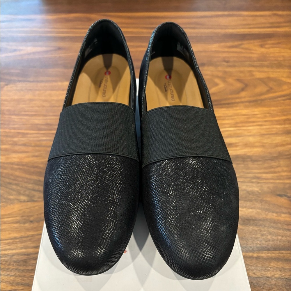 EUC Unstructured by Clarks Black shoe, Sz 10 W